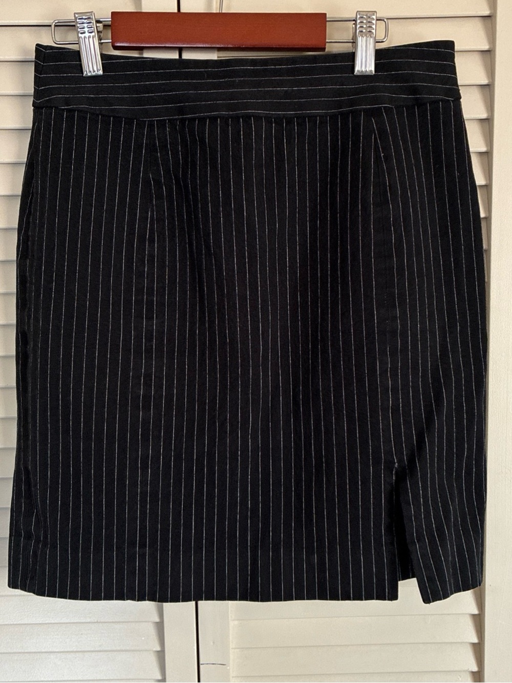 Banana Republic-Black Pin Striped Pencil Zip Up Skirt Size 4